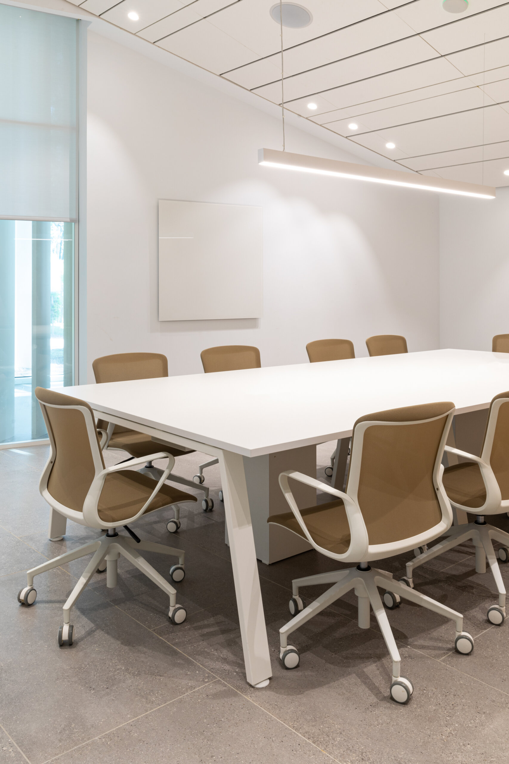 endow-meeting-table-raio-5.jpeg